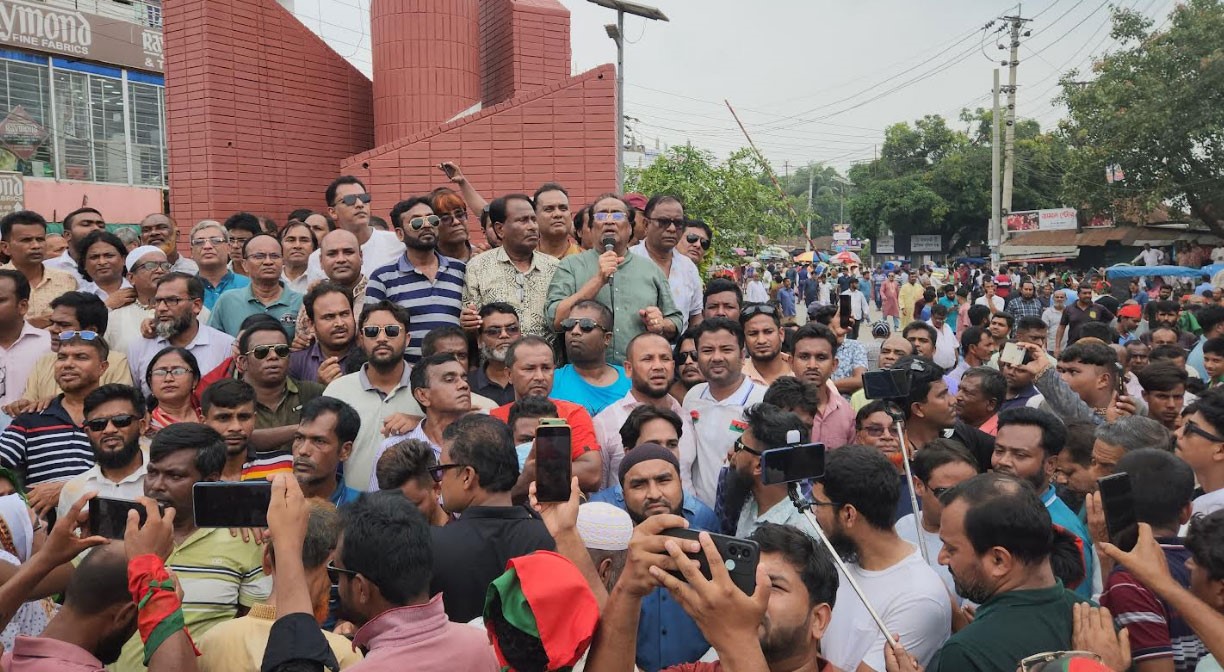 ‘দেশের মানুষ রাজনৈতিক অঙ্গনে আ. লীগকে আর দেখতে চায় না’